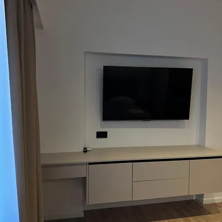 Artemis Poolhouse Baška Voda