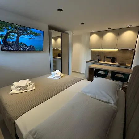 Artemis Poolhouse * Baška Voda