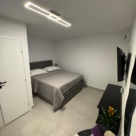 Artemis Poolhouse Apartamento Baška Voda