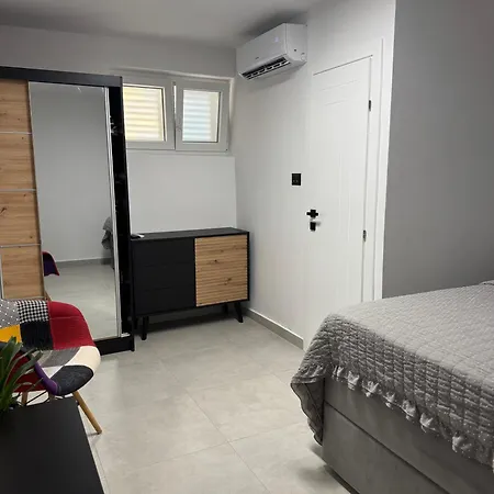 Artemis Poolhouse Baška Voda